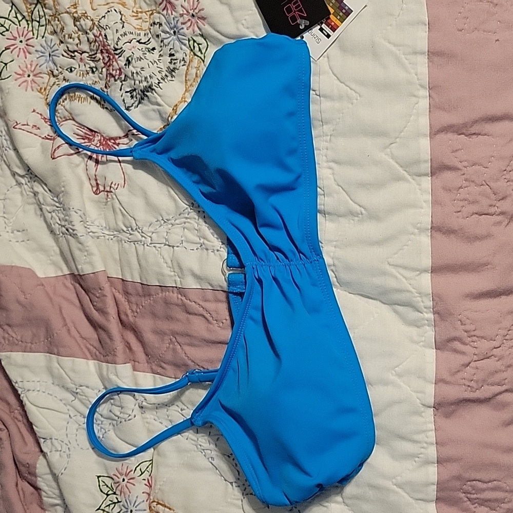 Bikini top. NWT
